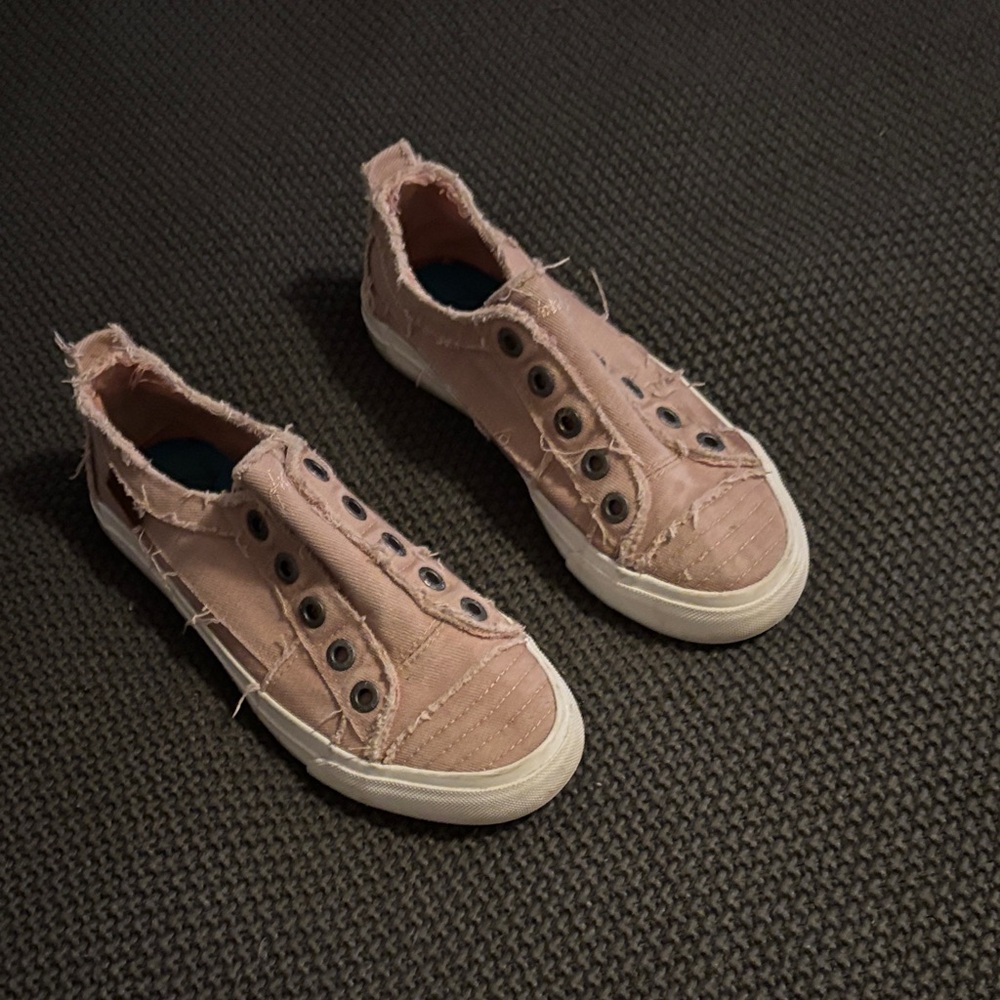 Casual Pink Slip-On Women's Sneakers